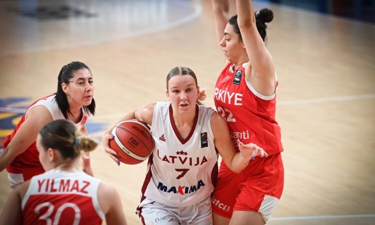 Enija Vīksne
