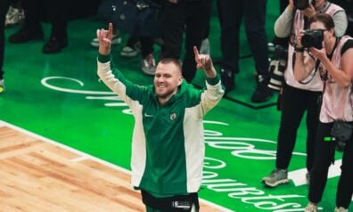 Čībās un ar citu bumbu – Porziņģis AAE aizvada vieglu treniņu ar “Celtics”