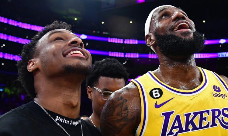 Bronijs un Lebrons Džeimsi