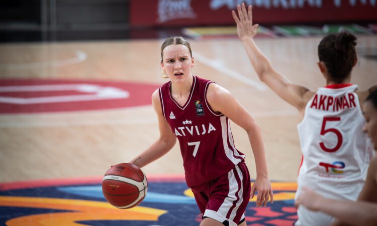 Enija Vīksne