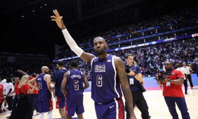 Lebrons ņem grožus savās rokās un izglābj ASV no kauna pret Dienvidsudānu