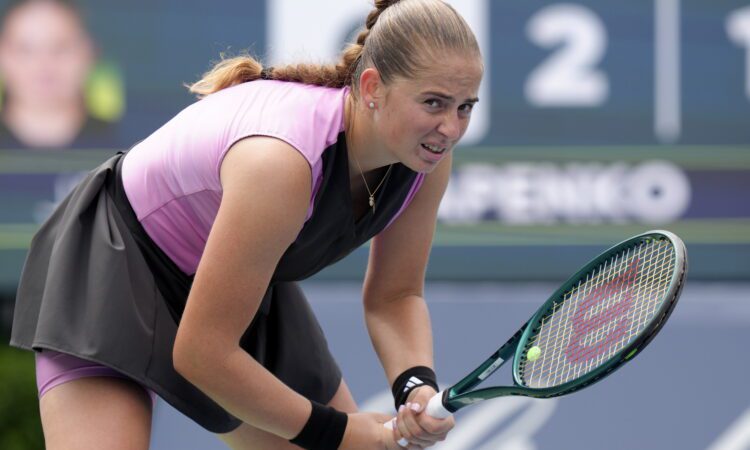 Aļona Ostapenko
