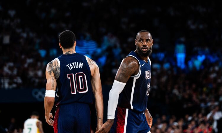 Džeisons Teitums un Lebrons Džeimss