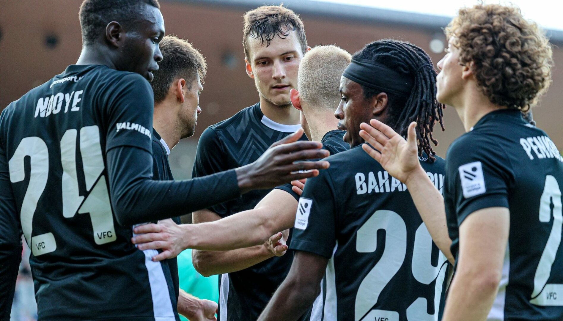 «Valmiera» og «Riga» skal spille kamper på sine egne fotball Superleague-baner
