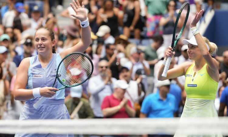 Aļona Ostapenko un Ludmila Kičenoka