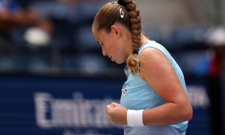 Aļona Ostapenko