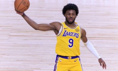 Visa uzmanība Bronijam – superzvaigznes dēls vāji aizvada pirmo “Lakers” pārbaudes spēli