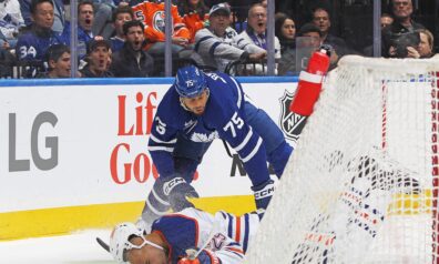 NHL uz vairākām spēlēm diskvalificē “Maple Leafs” uzbrucēju