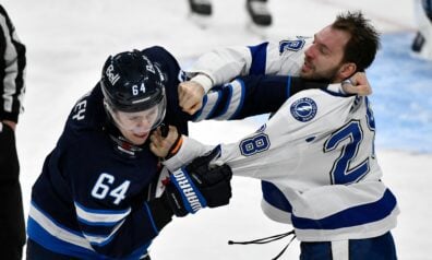 Latviešu lokomotīve un cīnītājs – noskaties visus Girgensona šīs sezonas kautiņus NHL pamatturnīrā