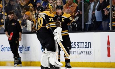 Korpisalo spēlē nevainojami un palīdz “Bruins” uzvarēt pirmajā mačā pēc trenera maiņas