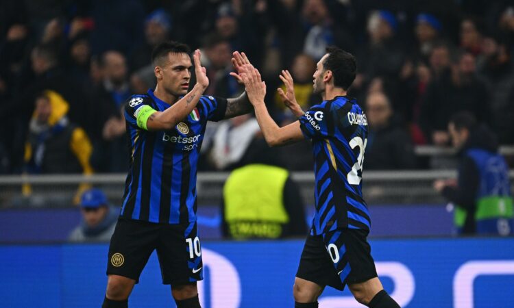 Lautaro Martiness un Hakans Čalanoglu