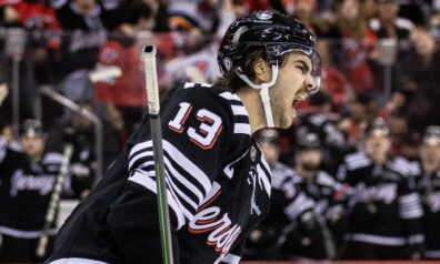 “Devils” kapteinim Hišīram karjeras pirmais “hat-trick”, Helebaks atkal lielisks