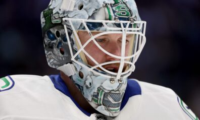 Demko spiests pamest laukumu “Canucks” uzvarā, Girgensonam zaudējums