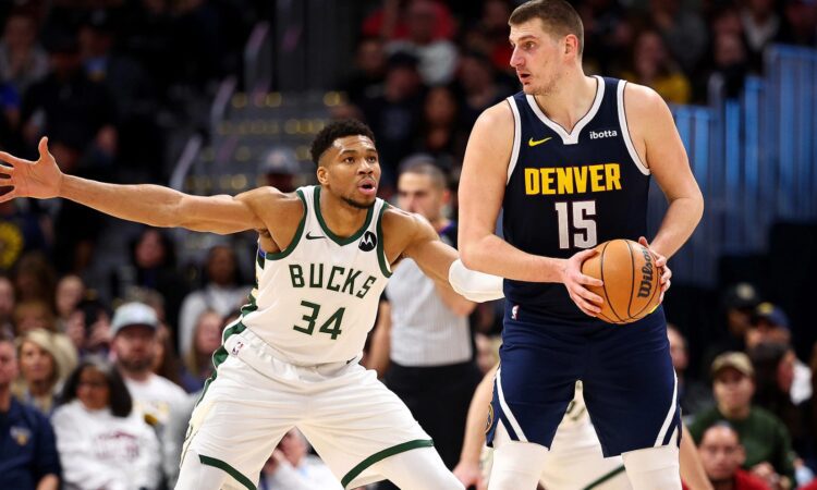 Jannis Adetokunbo un Nikola Jokičs