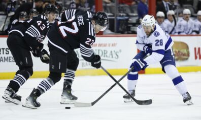 Girgensons kā ierasts aktīvs spēka spēlē, “Lightning” uzvar