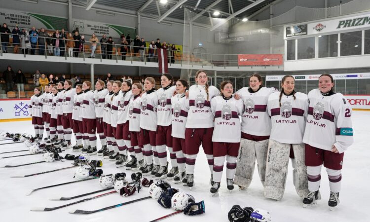 Latvijas U18 sieviešu hokeja izlase