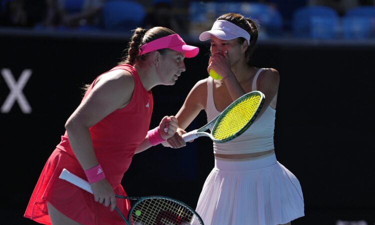 Aļona Ostapenko un Suveja Sji