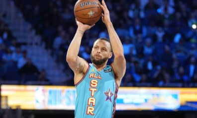 NBA Zvaigžņu spēlē triumfē O’Nīla komanda, MVP gods tiek Karijam