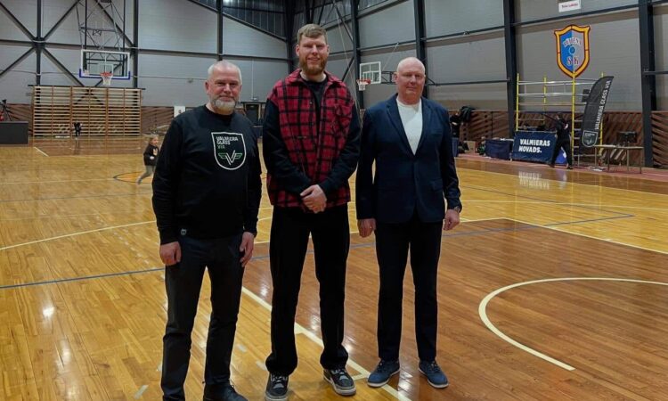 Jānis Baiks, Dāvis Bertāns un Dainis Bertāns