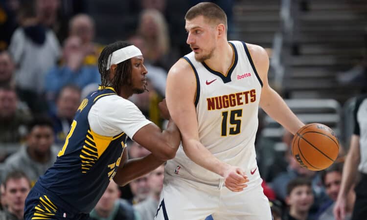 Mailzs Tērners un Nikola Jokičs