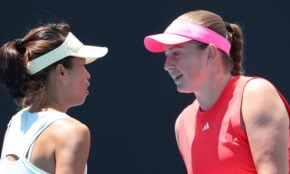 Suveja Sji/Aļona Ostapenko