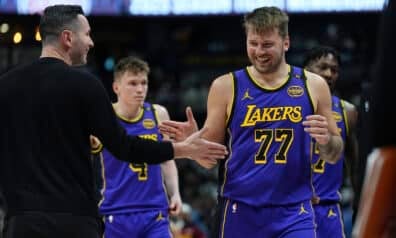Dončičs pieklusina kritiķus un pret spēcīgo “Nuggets” aizvada spožu spēli