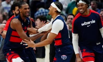 NBA pastarīte pārsteidz Jokiču un “Nuggets”, Karijs nodrošina “Warriors” panākumu