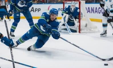 Bļugers uzvarā par NHL grandu sasniedz karjerā zīmīgu rādītāju
