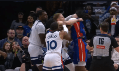 Nekārtības Minesotā – tiesneši pēc kautiņa NBA mačā noraida septiņus tā dalībniekus