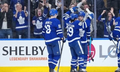 “Maple Leafs” met ar 25% precizitāti un pārliecinoši uzvar Stenlija kausa pirmajā spēlē