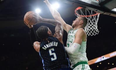 Naskais Porziņģis “play-off” sāk ar rekordu, “Celtics” spēj salauzt sīksto “Magic”