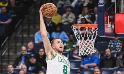 Porziņģim labākais +/- rādītājs komandā, “Celtics” uzvar un sasniedz jaunu kluba rekordu