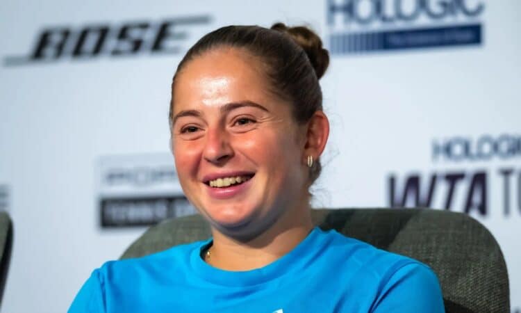 Aļona Ostapenko