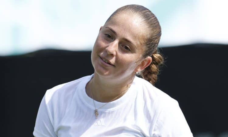 Aļona Ostapenko