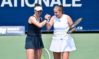 Barbora Krejčīkova un Aļona Ostapenko