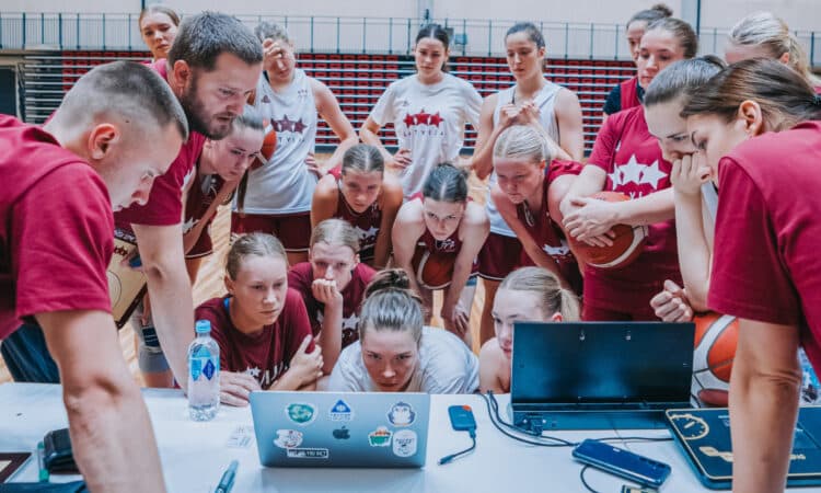 Latvijas U20 sieviešu basketbola izlase