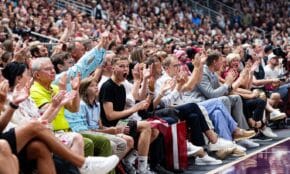 Līdzjutēji "Xiaomi" arēnā Latvijas basketbola izlases spēles laikā