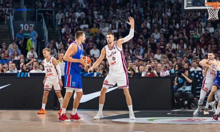 Nikola Jokičs pret Kristapu Porziņģi