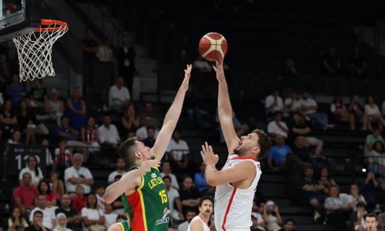 Turcijas un Lietuvas basketbola izlases