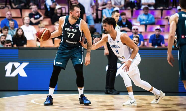 Luka Dončičs un Deni Avdija