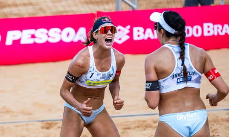 Tīna Graudiņa un Anastasija Samoilova