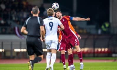 Latvijas futbola izlase pret Hariju Keinu