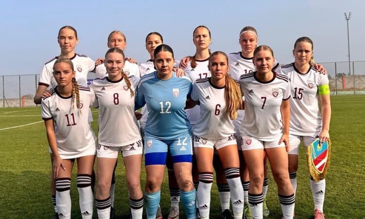 Latvijas U17 sieviešu futbola izlase