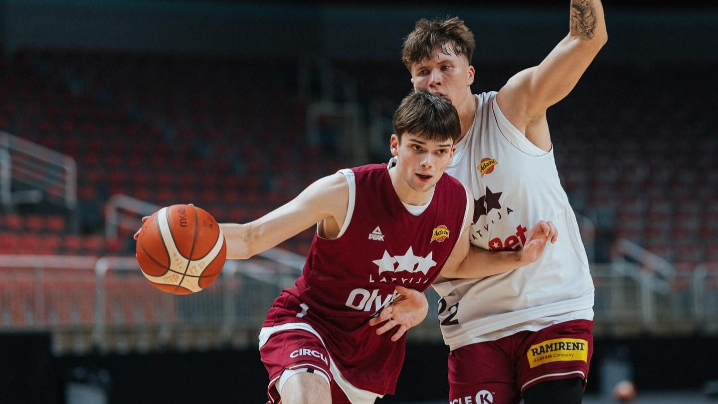 Adrians Andževs un Ričards Aizpurs izlases treniņā | Foto: Mikus Kļaviņš/LBS