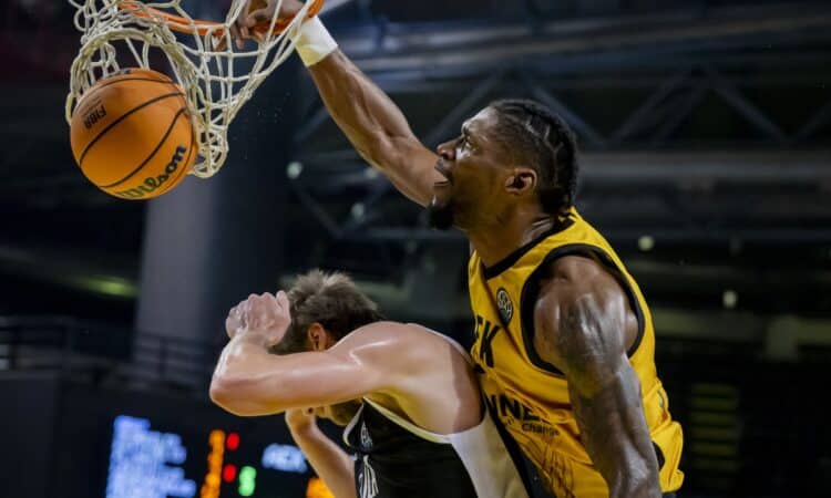 Rostislavs Novickis un Kriss Silva