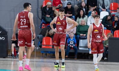 Omars Pajičs, Anivaniva Teits-Džounss un Dominiks Steņonis