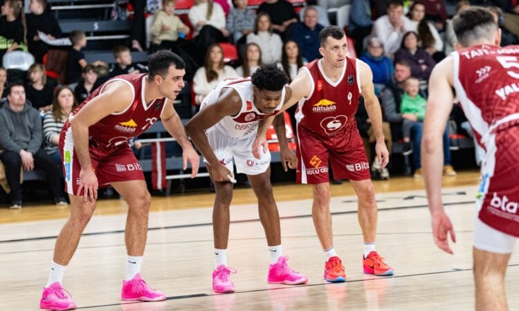 VALMIERA GLASS VIA un Ventspils