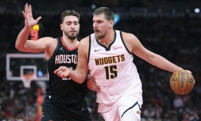 Alperens Šengins un Nikola Jokičs