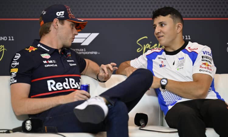 Makss Verstapens un Izaks Hadžars