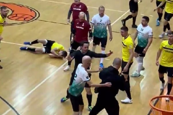 Kautiņš Rīgas čempionāta spēlē telpu futbolā